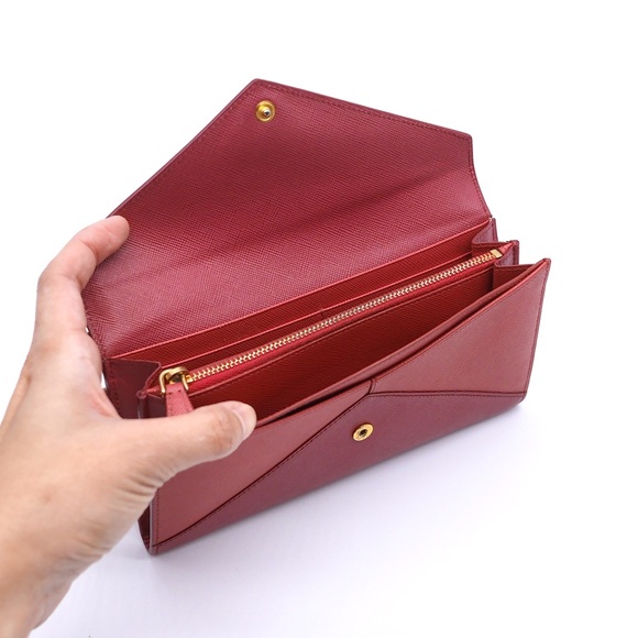 🍓PRADA Saffiano Wallet - Picture 4 of 12